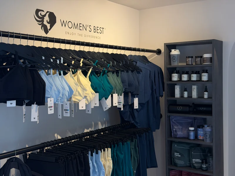Neue Women’s-Best-Kollektion im NERA Studio